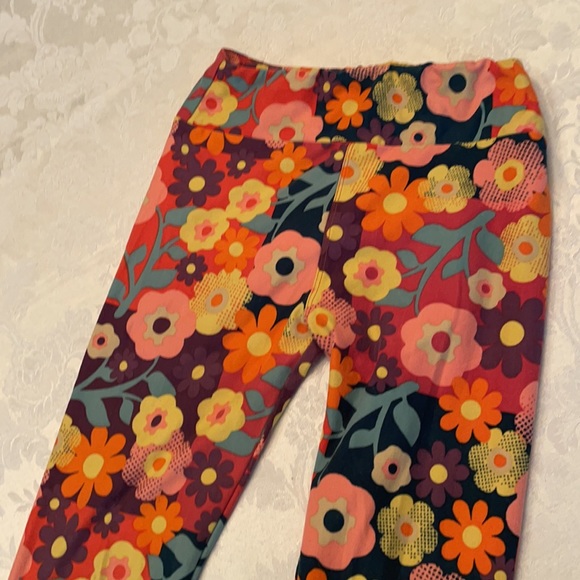 LuLaRoe Leggings Size OS flower power - Picture 3 of 3